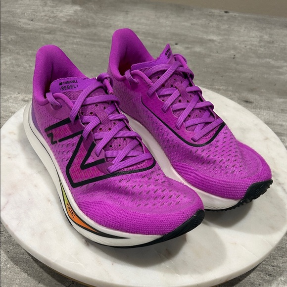 New Balance Womens Fuelcell Rebel V3 Performance Size 7 - Picture 1 of 16